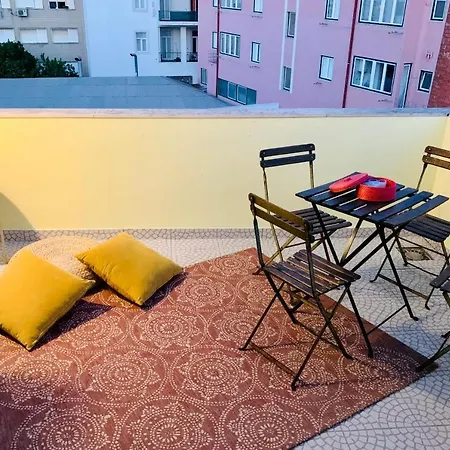 Jolly Jolie W Terrace Apartman